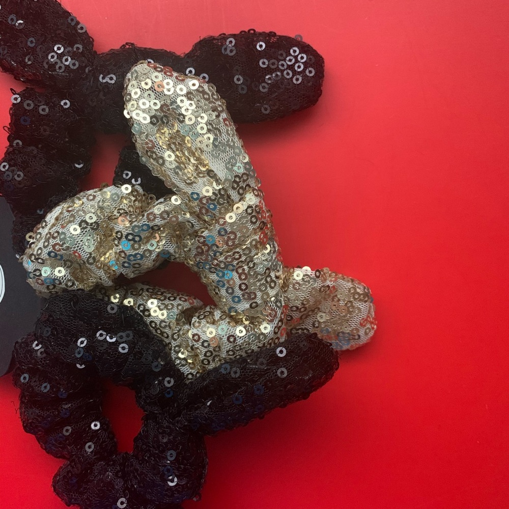 3 Pack Sequin Scrunchies - Black and Light Gold